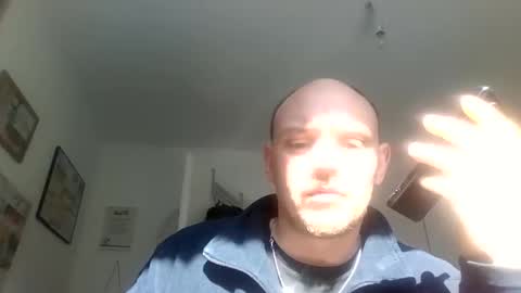Snapshot of secretcplg chatting on April 15, 8:32 am Simon online show from April 15, 8:32 am