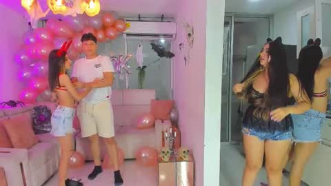 Snapshot of secrethause71605 chatting on October 27, 10:47 pm NIKOL online show from October 27, 10:47 pm