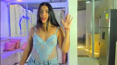 Snapshot of secrethause71605 chatting on January 5, 9:29 pm NIKOL online show from January 5, 9:29 pm