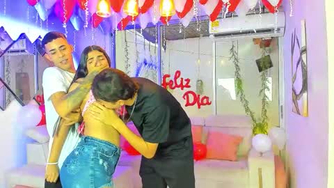 Snapshot of secrethause71605 chatting on February 14, 9:44 pm NIKOL online show from February 14, 9:44 pm