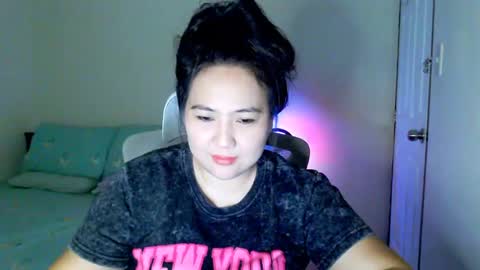 Snapshot of secretlover010101 chatting on April 13, 6:08 am MILAN online show from April 13, 6:08 am