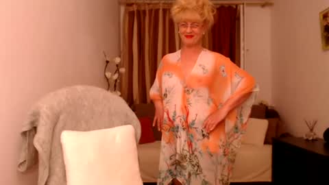 Snapshot of secretrosemary chatting on July 4, 6:25 pm SecretRosemary online show from July 4, 6:25 pm