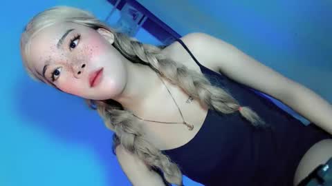 seducing_angela online show from December 1, 12:26 am