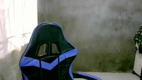 seducive_allea online show from April 16, 4:02 am