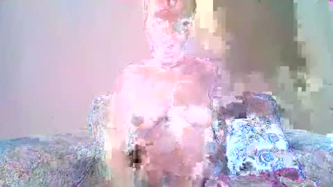 lynnah online show from January 8, 9:11 am