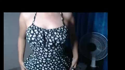 Snapshot of seductive_chailyn chatting on January 10, 11:43 am just call me baby online show from January 10, 11:43 am