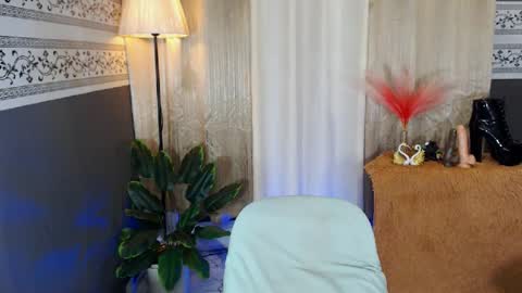 Snapshot of seductive_fhatima chatting on June 12, 10:36 am Fhatima Blaire online show from June 12, 10:36 am