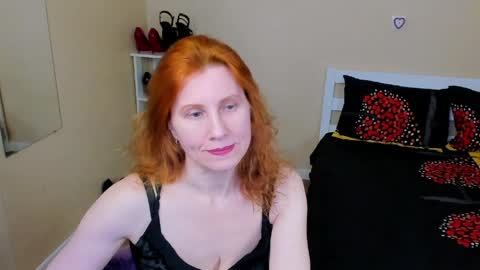 seductive_foxy_ online show from April 17, 1:25 pm