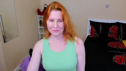 Snapshot of seductive_foxy_ chatting on April 23, 12:29 pm seductive_foxy_ online show from April 23, 12:29 pm