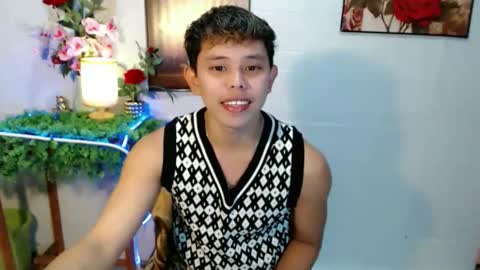 Max online show from May 19, 4:08 am