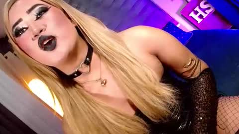 Snapshot of seductive_scarllete chatting on April 21, 4:34 pm SCARLETTE online show from April 21, 4:34 pm