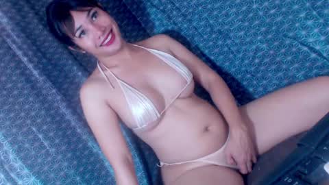 Snapshot of seductresstsjulia chatting on April 21, 11:05 am Julia Starlette online show from April 21, 11:05 am