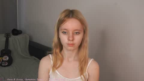 Snapshot of seebunny chatting on June 21, 4:31 pm See Its honey bunny im Lana online show from June 21, 4:31 pm
