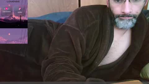 Snapshot of seewolf1000 chatting on January 19, 9:33 am seewolf1000 online show from January 19, 9:33 am