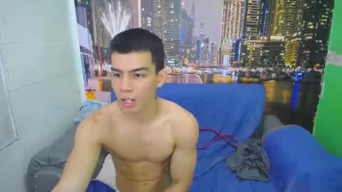 Snapshot of seigfried0 chatting on February 18, 9:42 pm Seigfried online show from February 18, 9:42 pm