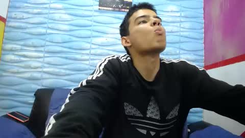 Snapshot of seigfried0 chatting on February 23, 7:17 pm Seigfried online show from February 23, 7:17 pm