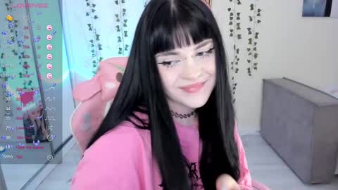 Snapshot of selena___cute chatting on March 8, 5:07 am Selena online show from March 8, 5:07 am