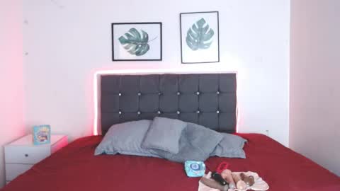 Snapshot of selena_hotmilf chatting on April 28, 6:35 pm Selena online show from April 28, 6:35 pm