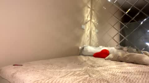 Snapshot of selena_shawty chatting on September 9, 3:55 pm H i  My names is Selena Welcome to my room  Please thumbs up - its important online show from September 9, 3:55 pm