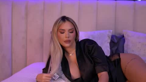 Snapshot of selena_voss chatting on January 8, 8:38 am Selena online show from January 8, 8:38 am