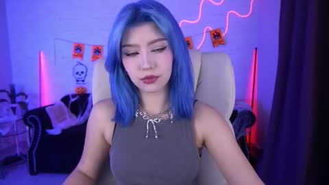 selenairis online show from October 31, 9:05 pm