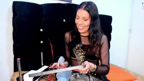 Snapshot of selenakyle92_ chatting on February 2, 11:03 pm Selena online show from February 2, 11:03 pm