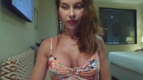Snapshot of selenarase chatting on June 21, 3:25 pm selenarase online show from June 21, 3:25 pm