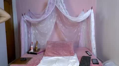 Snapshot of selene_moretti chatting on July 5, 12:01 pm selene online show from July 5, 12:01 pm
