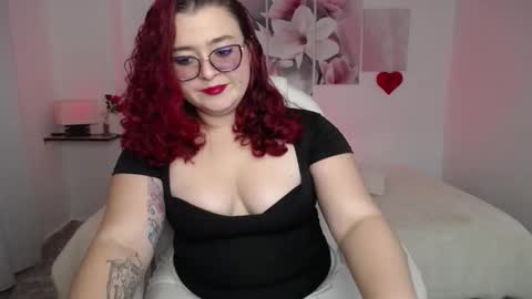 selene_rouse_ online show from February 24, 10:52 pm