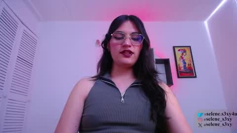 selene_s3xy online show from April 22, 6:53 pm