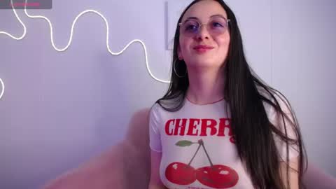 Snapshot of selene_swee chatting on July 9, 6:56 pm selene_swee online show from July 9, 6:56 pm
