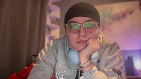 Selene online show from March 7, 6:11 pm