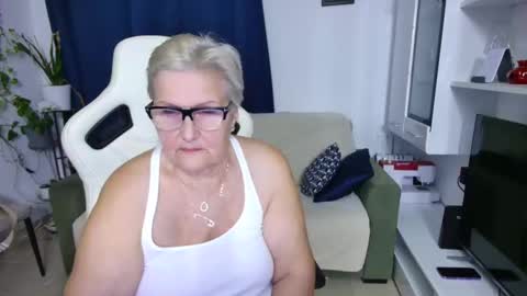 Snapshot of selenna57 chatting on April 22, 5:36 pm Selenna online show from April 22, 5:36 pm