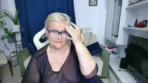 Snapshot of selenna57 chatting on May 9, 5:51 pm Selenna online show from May 9, 5:51 pm