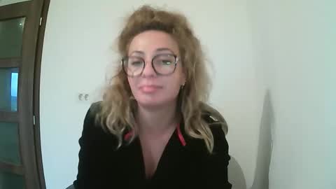 Snapshot of selenna_emma843468 chatting on October 1, 1:50 pm Selenna online show from October 1, 1:50 pm