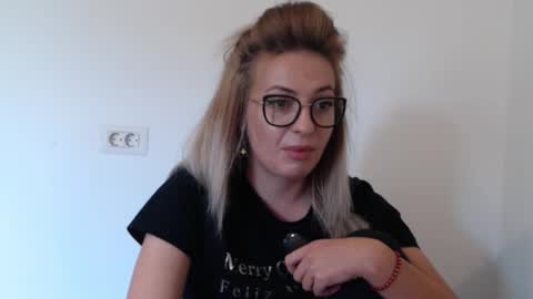 Snapshot of selenna_emma843468 chatting on October 5, 12:47 pm Selenna online show from October 5, 12:47 pm