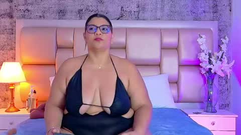 Selenna Cooper online show from April 12, 11:37 am