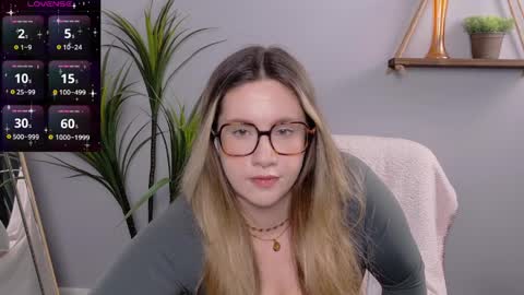 Snapshot of selina_thick chatting on April 3, 3:04 am Selina Mae online show from April 3, 3:04 am
