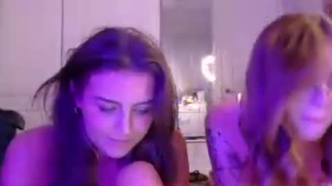 Snapshot of selinabentzzz chatting on July 3, 2:40 am selinabentzzz online show from July 3, 2:40 am