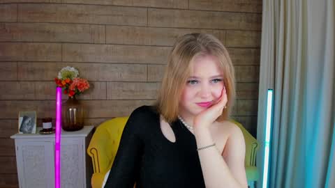 SelinSwarovski online show from February 4, 12:29 am