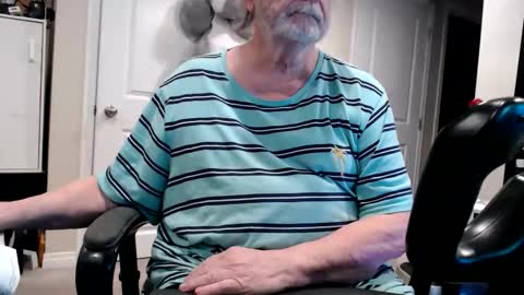 selkie2s online show from April 3, 1:25 am