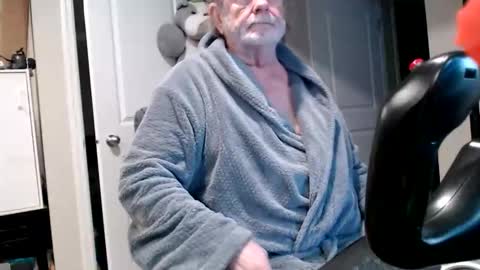 selkie2s online show from April 4, 8:50 pm