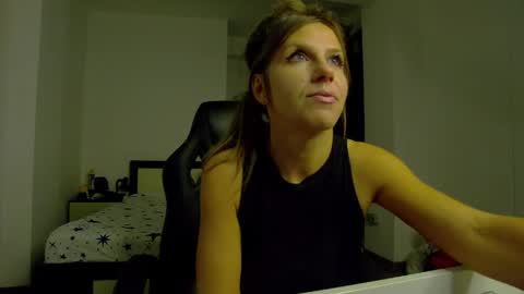 Snapshot of sellena_angel chatting on May 22, 4:34 pm sellena_angel online show from May 22, 4:34 pm