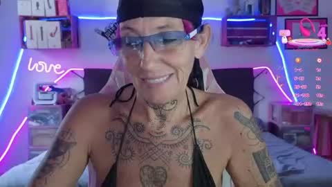 Snapshot of selvaggia_del_caribe chatting on July 22, 4:54 pm Selvaggia Del Caribe online show from July 22, 4:54 pm