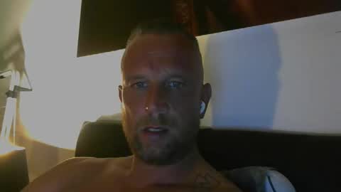 sence08 online show from September 10, 11:05 pm