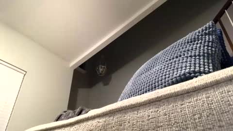 sencilloparati online show from March 17, 6:17 am