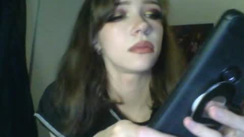 Snapshot of sendforesme chatting on March 8, 4:01 am goddess esme  online show from March 8, 4:01 am