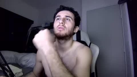 Snapshot of senitzzu chatting on December 29, 3:00 am PAJACONTROL online show from December 29, 3:00 am