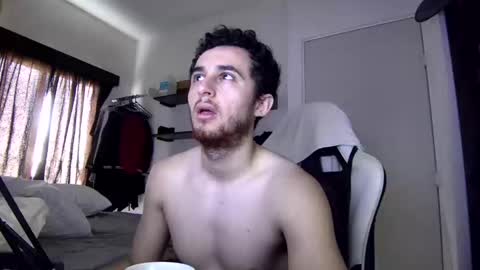 Snapshot of senitzzu chatting on December 29, 2:42 pm PAJACONTROL online show from December 29, 2:42 pm