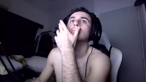 Snapshot of senitzzu chatting on January 1, 7:52 am PAJACONTROL online show from January 1, 7:52 am